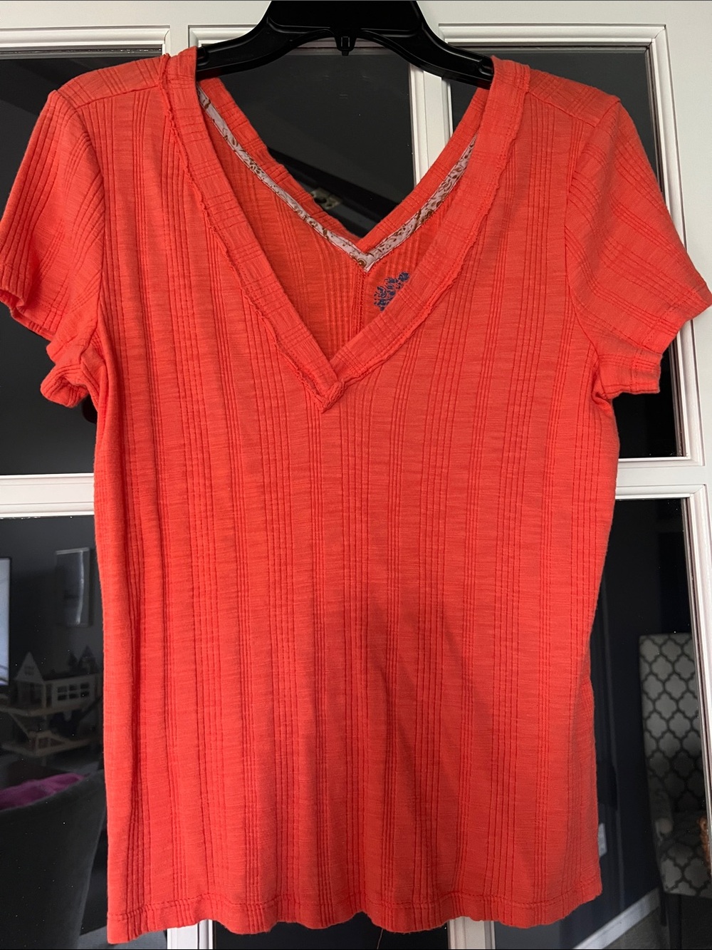 Pilcro by Anthropologie Coral V-Neck shrunken Short Sleeve Ribbed Tee size L